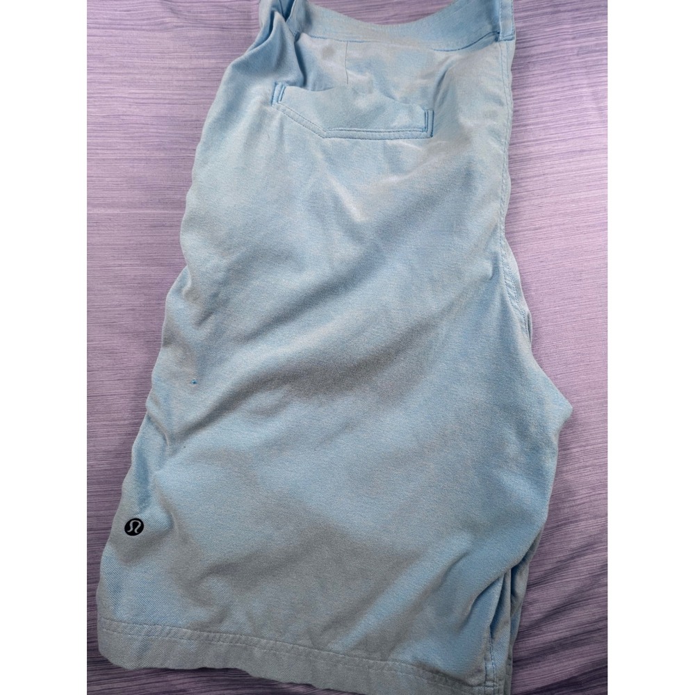 Lululemon Commission Shorts Mens 40 Light Blue Nylon Lycra Stretch Golf Athletic